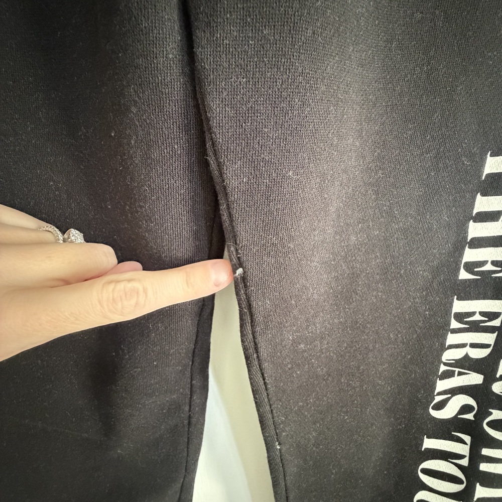 Taylor Swift The Eras Tour Black Jogger Sweatpants Size L - Picture 3 of 8